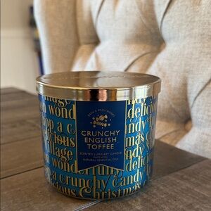 Bath & Body Works Crunchy English Toffee Candle - Blue and Gold